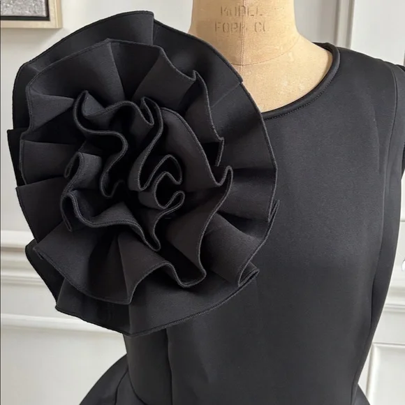 CQ by CQ black scuba stretch with peblum and flower accent - Picture 2 of 3